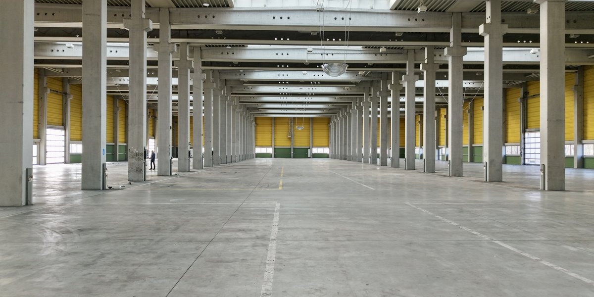 Ronneburg_Weidaer_Str_Lagerhalle _innen