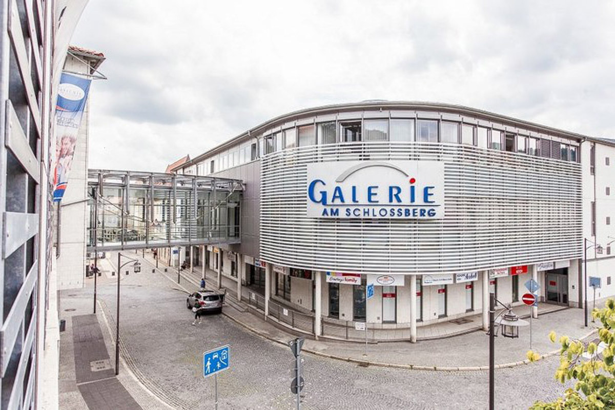 Galerie am Schlossberg shopping centre and multi-storey car park